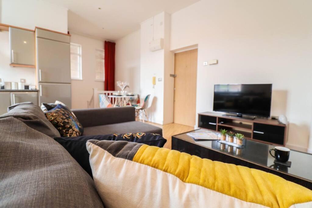 Camber Hill - Long Stay Offer London Exterior photo